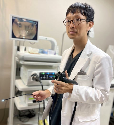 内科部長 戸次 鎮宗